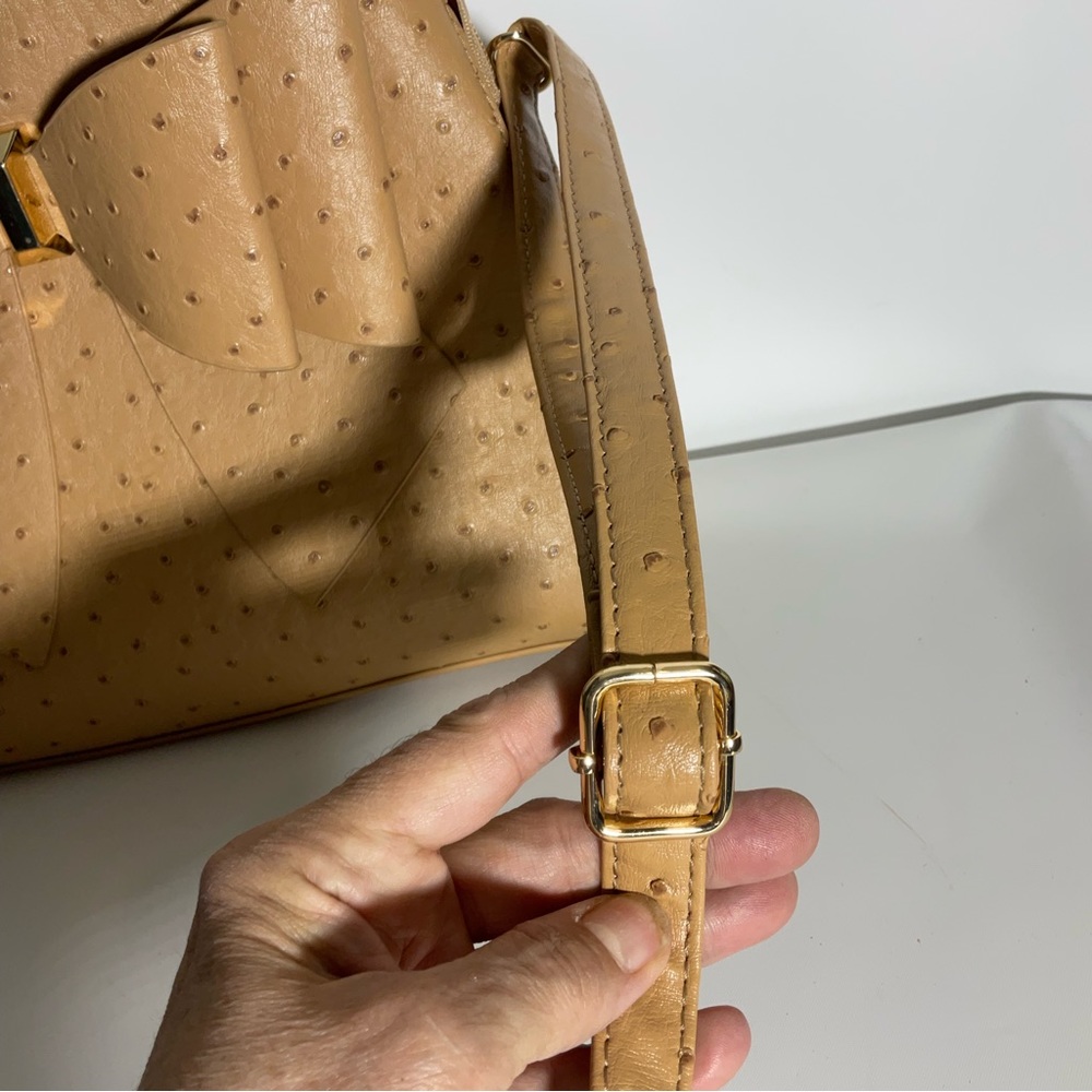 Crossi Woman’s Ostrich Faux Leather Bow Camel Tan Double Pocket Gold Zip Bag - Picture 6 of 16